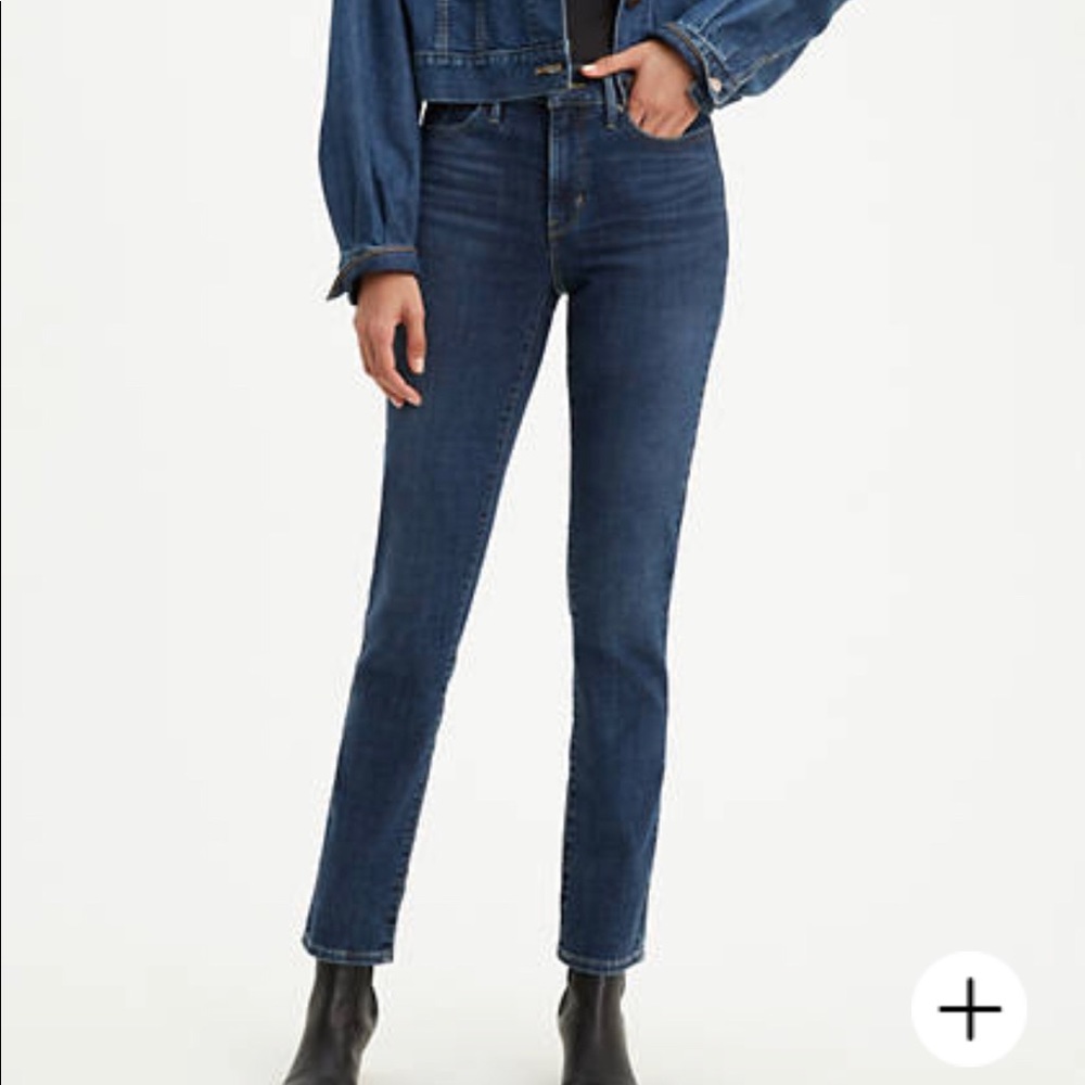 Levi’s Shaping Slim Leg Jean 312